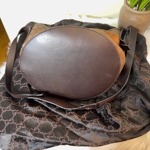 Gucci Brown Monogram Shoulder Bag - Picture 2 of 4